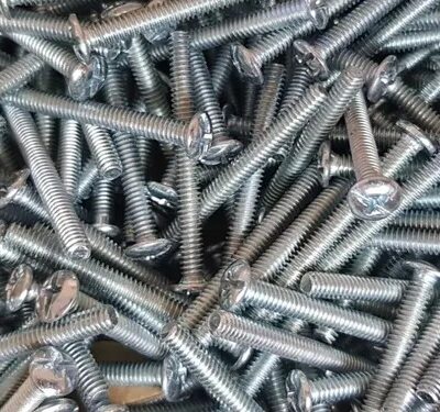 TORNILLO TANQUE 1/8 X 1 1/4 X 200 UN.