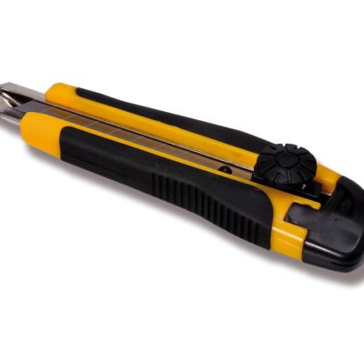 CUTTER RETRACTIL 18 MM. TWIST LOCK `TRESNA`