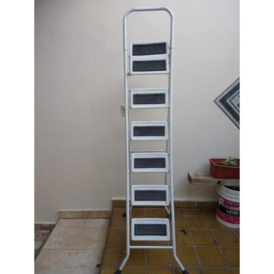 ESCALERA METAL C/GOMA DE 6 ESCALONES